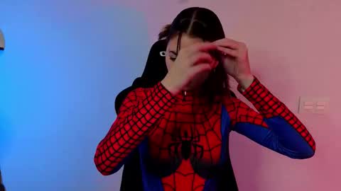 Milkiss online show from December 5, 2025, 4:36 pm