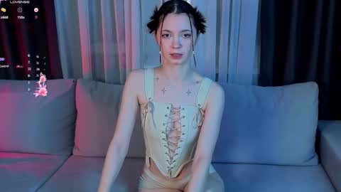 Milkiss online show from December 16, 2025, 5:51 pm