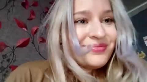 Mila 420 online show from February 15, 2026, 12:25 pm