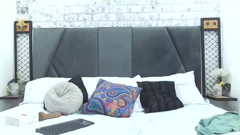 Snapshot of mila_adamss chatting on February 20, 2025, 3:08 pm mila_adamss online show from February 20, 2025, 3:08 pm