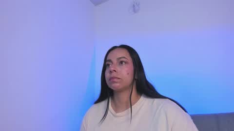 Snapshot of mila_chic chatting on December 20, 2025, 9:55 pm mila online show from December 20, 2025, 9:55 pm