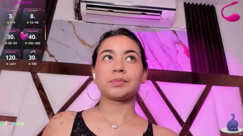 Snapshot of mila_clum chatting on November 21, 2025, 6:50 pm Camila online show from November 21, 2025, 6:50 pm