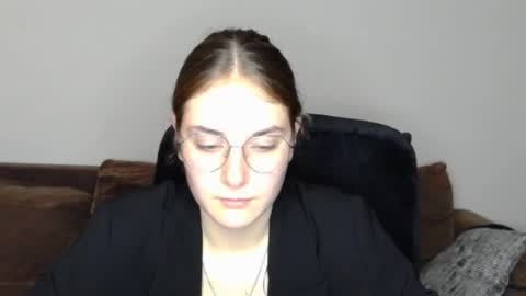 mila_keyy online show from November 29, 2025, 9:07 pm