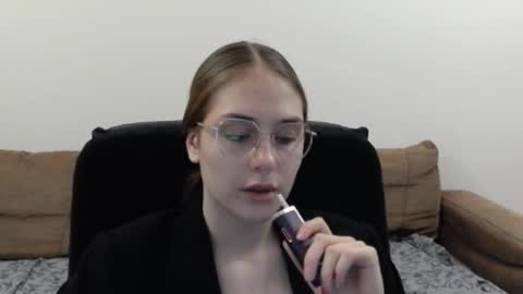 mila_keyy online show from January 18, 2026, 8:34 pm