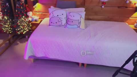 Snapshot of mila_kiitty chatting on December 22, 2025, 11:18 am Milena online show from December 22, 2025, 11:18 am