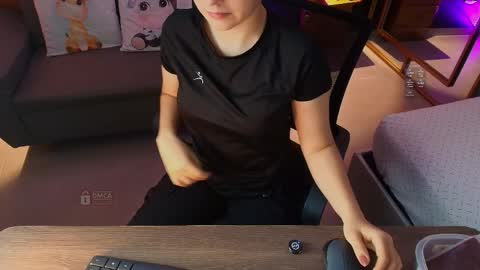 Snapshot of mila_kiitty chatting on April 1, 2026, 11:11 am Milena online show from April 1, 2026, 11:11 am