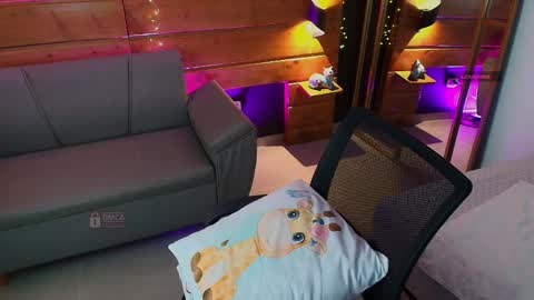 Snapshot of mila_kiitty chatting on April 4, 2026, 11:18 am Milena online show from April 4, 2026, 11:18 am