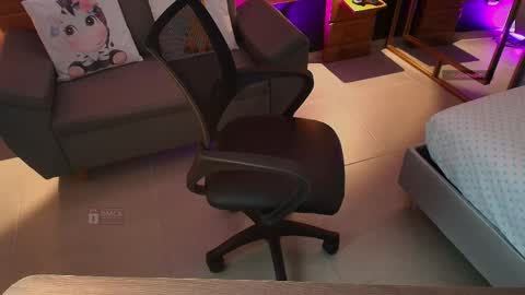 Snapshot of mila_kiitty chatting on April 5, 2026, 11:07 am Milena online show from April 5, 2026, 11:07 am