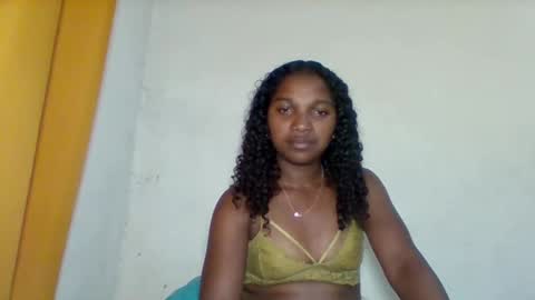 mila_lunah online show from April 14, 2026, 3:29 pm