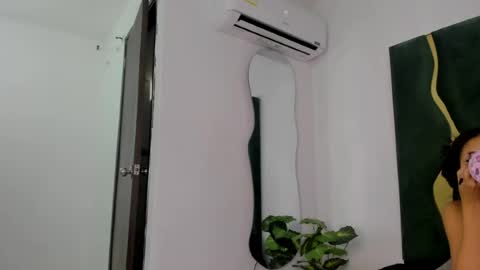 Snapshot of mila_petiteasm chatting on June 25, 2026, 12:20 pm mila_petiteasm online show from June 25, 2026, 12:20 pm