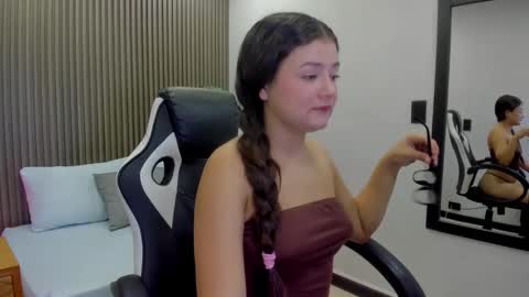 Snapshot of mila_pinkett chatting on February 24, 2026, 7:23 pm mila_pinkett online show from February 24, 2026, 7:23 pm