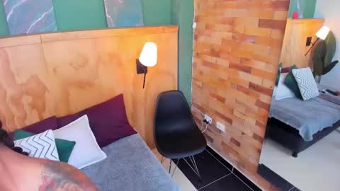 Mila and samy online show from December 3, 2025, 12:03 pm