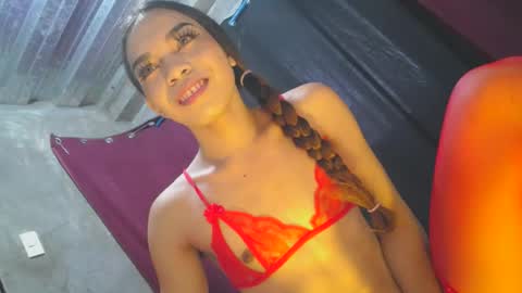 mila_seductressxx online show from June 30, 2026, 1:39 am