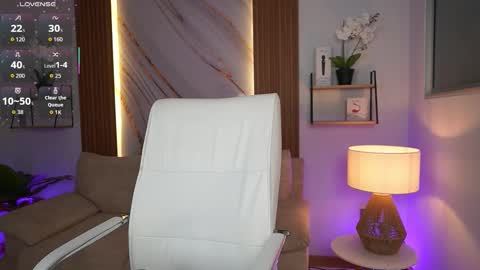 Snapshot of milacrave chatting on November 25, 2025, 12:05 pm milacrave online show from November 25, 2025, 12:05 pm