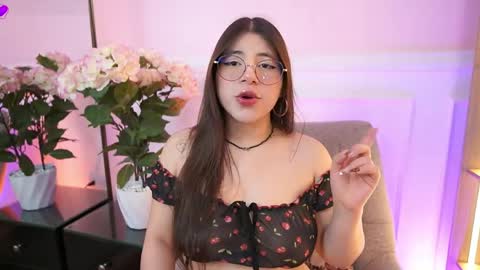 milacrave online show from April 7, 2026, 12:27 pm