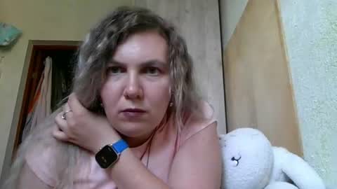 milacristalle online show from August 1, 2026, 12:15 pm