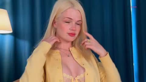 Miss Cutie online show from May 4, 2026, 3:46 am