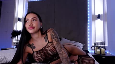 Snapshot of miladenver chatting on December 19, 2025, 2:13 pm Mila online show from December 19, 2025, 2:13 pm