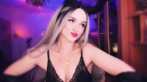 MiladyJolie online show from March 1, 2025, 12:50 am