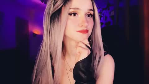 MiladyJolie online show from September 12, 2025, 3:17 am