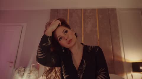        online show from December 19, 2025, 5:42 pm