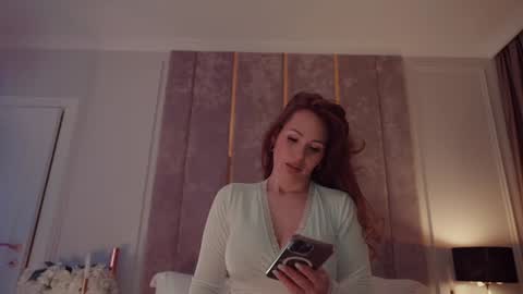 Snapshot of miladystarlight chatting on February 20, 2026, 5:35 pm online show from February 20, 2026, 5:35 pm