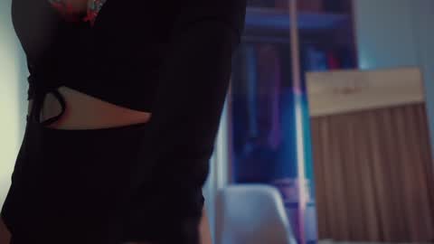 Snapshot of miladystarlight chatting on February 22, 2026, 4:38 pm online show from February 22, 2026, 4:38 pm