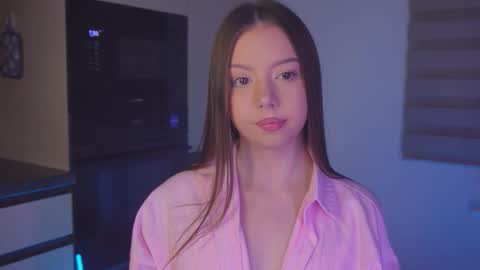 Mila online show from March 17, 2026, 4:21 pm