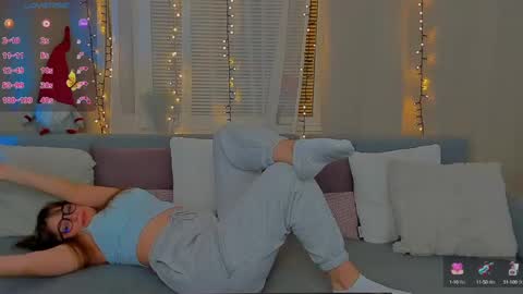 Mila online show from December 16, 2024, 5:54 pm