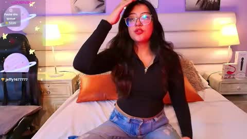 milan_sweetie online show from May 26, 2026, 9:55 pm