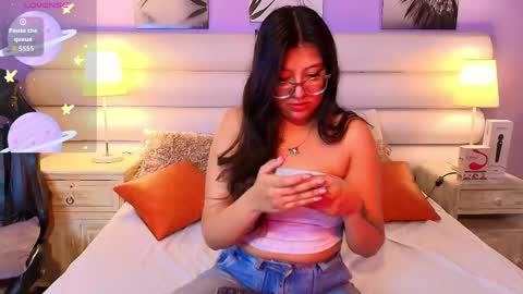 milan_sweetie online show from May 28, 2026, 9:34 pm