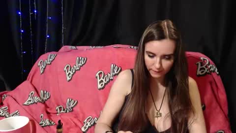 Snapshot of milana696969 chatting on November 28, 2025, 6:43 pm MilAna online show from November 28, 2025, 6:43 pm