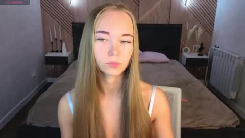 Snapshot of milana_sorrento chatting on May 12, 2026, 1:03 am Milana online show from May 12, 2026, 1:03 am