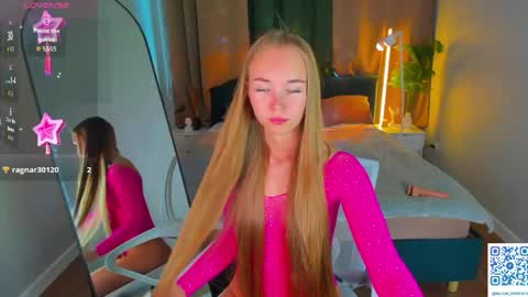 Snapshot of milana_sorrento chatting on June 1, 2026, 1:07 am Milana online show from June 1, 2026, 1:07 am