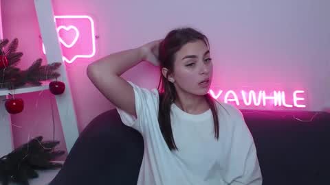 milanaangelas online show from December 27, 2024, 10:45 am