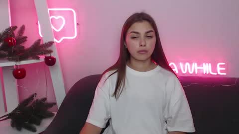 milanaangelas online show from December 29, 2024, 5:53 am