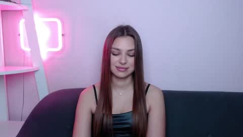 milanaangelas online show from April 3, 2026, 4:43 am