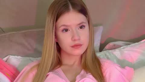 Snapshot of milanabalmain chatting on November 15, 2025, 6:33 am MilanaBalmain online show from November 15, 2025, 6:33 am