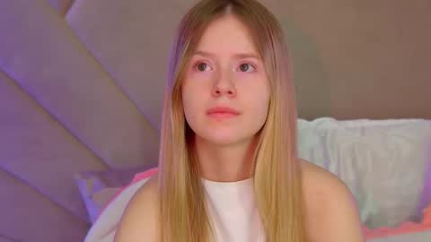 Snapshot of milanabalmain chatting on November 18, 2025, 4:06 am MilanaBalmain online show from November 18, 2025, 4:06 am