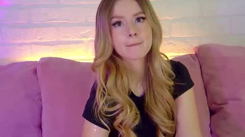 Snapshot of milanabalmain chatting on November 26, 2025, 4:19 pm MilanaBalmain online show from November 26, 2025, 4:19 pm