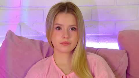 MilanaBalmain online show from February 27, 2026, 4:23 am