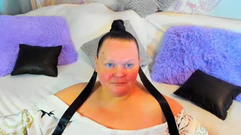 Lana online show from February 11, 2025, 8:10 pm