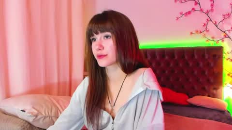 Milana online show from July 16, 2026, 5:13 am