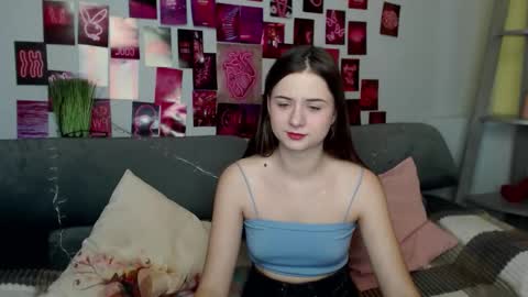 Snapshot of milanaroz chatting on October 3, 2025, 4:53 am milanaroz online show from October 3, 2025, 4:53 am