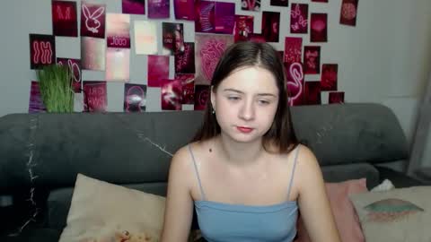 Snapshot of milanaroz chatting on October 12, 2025, 5:06 am milanaroz online show from October 12, 2025, 5:06 am