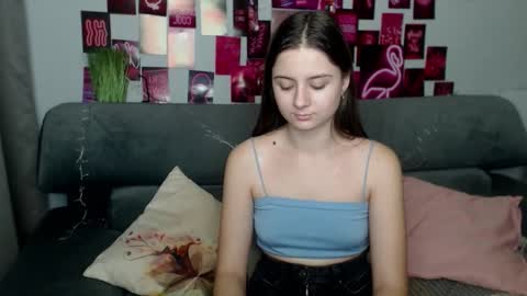 Snapshot of milanaroz chatting on October 12, 2025, 5:12 pm milanaroz online show from October 12, 2025, 5:12 pm