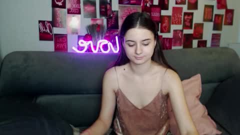 Snapshot of milanaroz chatting on November 14, 2025, 6:01 am milanaroz online show from November 14, 2025, 6:01 am