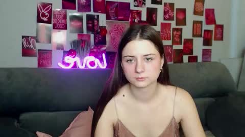 Snapshot of milanaroz chatting on November 16, 2025, 5:46 am milanaroz online show from November 16, 2025, 5:46 am