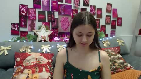 Snapshot of milanaroz chatting on December 20, 2025, 6:31 am milanaroz online show from December 20, 2025, 6:31 am