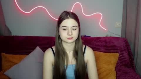 Snapshot of milanaroz chatting on February 5, 2026, 8:19 am milanaroz online show from February 5, 2026, 8:19 am